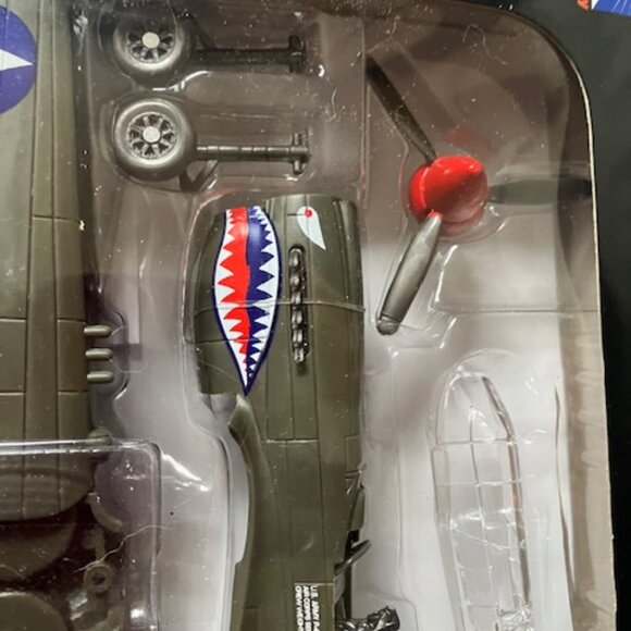 2 Model airplane kits - Picture 2 of 12